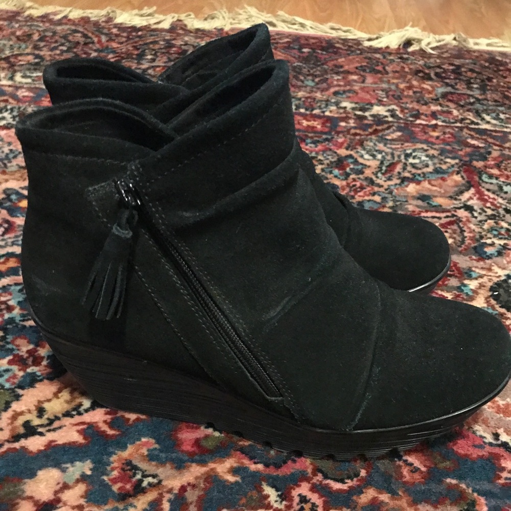 Sketchers Wedge Booties